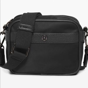 Lululemon Now and Always Crossbody •Minii 3L